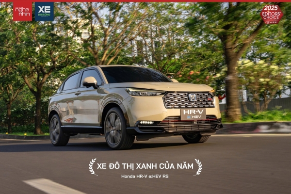 Honda HR-V e:HEV RS nhận Danh hiệu “Xe đô thị xanh của năm” tại Lễ công bố Danh hiệu “Xe của năm 2025” do tạp chí Nghe nhìn Việt Nam kết hợp Xe đời sống tổ chức.
